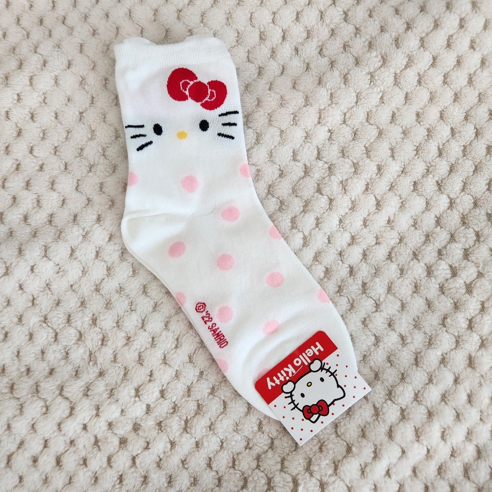 NWT Sanrio Hello Kitty | 3 Pack of Mid Crew Socks in Polka Dot, One Size - Picture 3 of 7